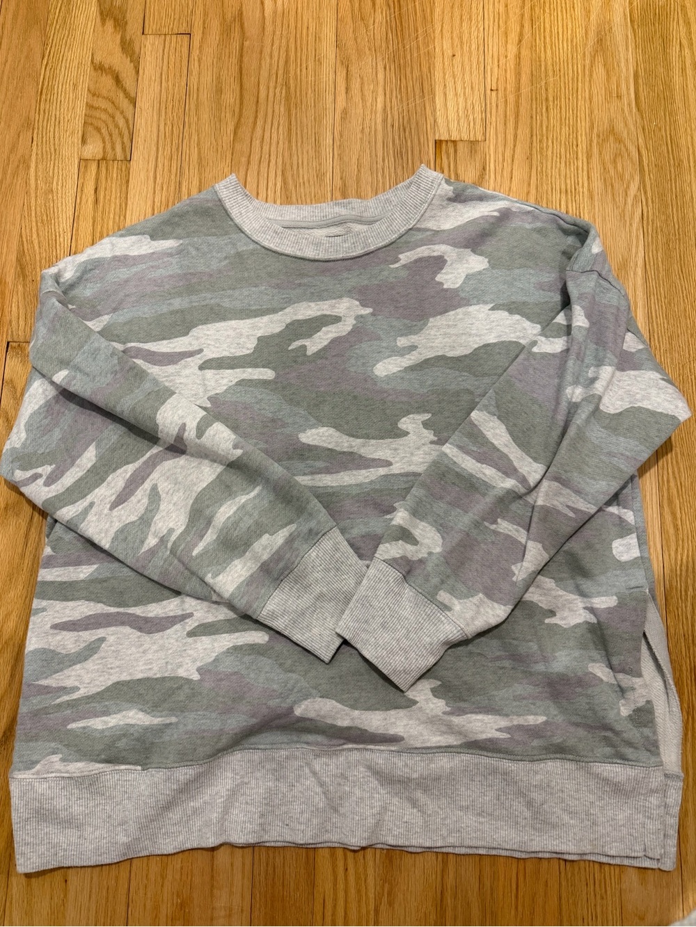 aerie Green & Gray Camo Crewneck Sweater